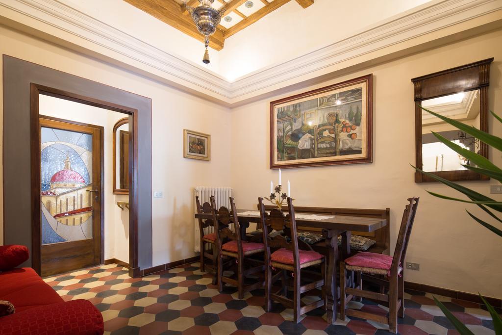 Santo Spirito Palace フィレンツェ エクステリア 写真